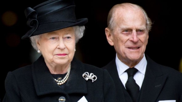 FOTO // Prima apariţie a Reginei Elisabeta după funeraliile Prinţului Philip